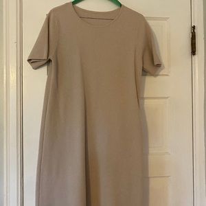 Short sleeve sweater dress with stretch